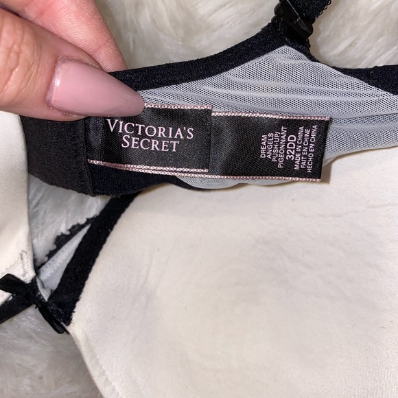 Victoria secret  push up 32DD satin/ lace bra - Picture 3 of 3